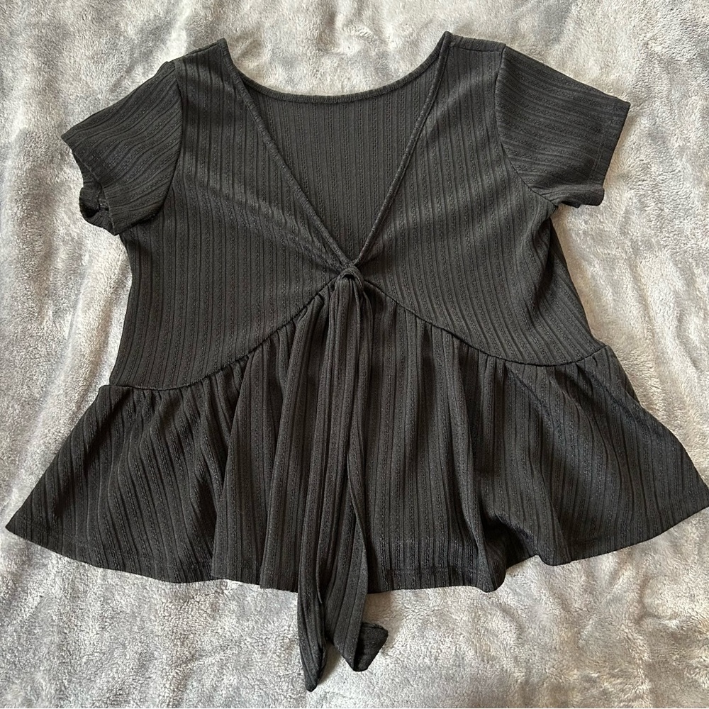 Black Tie-Front Women's Top flowy bottom textured short sleeve V-neck